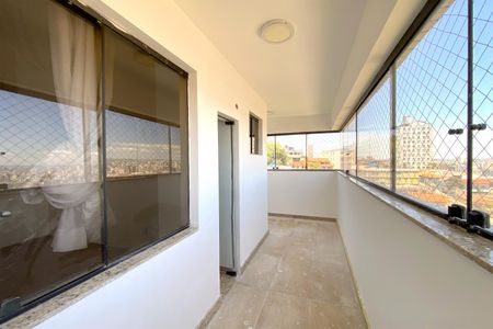 Apartamento à venda com 150m², 4 quartos e 4 vagasVaranda da Suite 2