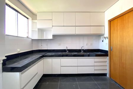 Apartamento à venda com 150m², 4 quartos e 4 vagasCozinha