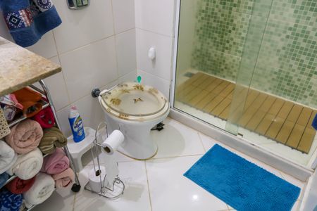 Casa de condomínio à venda com 160m², 2 quartos e 1 vagaBanheiro do Quarto Suíte