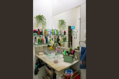 Casa de condomínio à venda com 160m², 2 quartos e 1 vagaBanheiro do Quarto Suíte