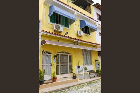 Casa de condomínio à venda com 160m², 2 quartos e 1 vagaFachada