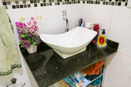 Casa de condomínio à venda com 160m², 2 quartos e 1 vagaBanheiro Social