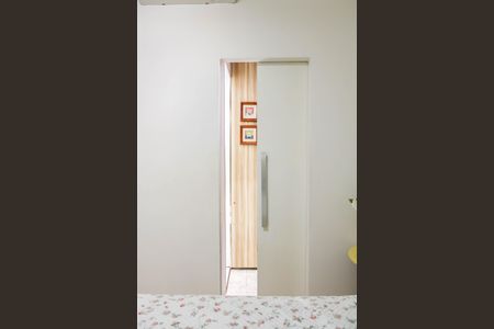 Casa de condomínio à venda com 160m², 2 quartos e 1 vagaCloset Quarto Suíte