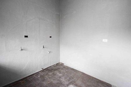 Casa para alugar com 86m², 2 quartos e 1 vagaÁrea de Serviços