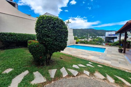 Casa à venda com 300m², 3 quartos e 2 vagasQuintal