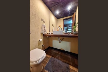 Casa à venda com 300m², 3 quartos e 2 vagasLavabo