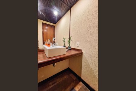 Casa à venda com 300m², 3 quartos e 2 vagasLavabo