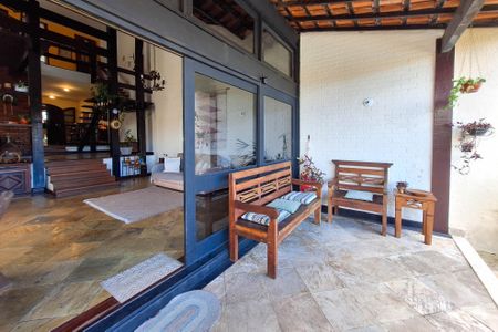 Casa à venda com 300m², 3 quartos e 2 vagasQuintal