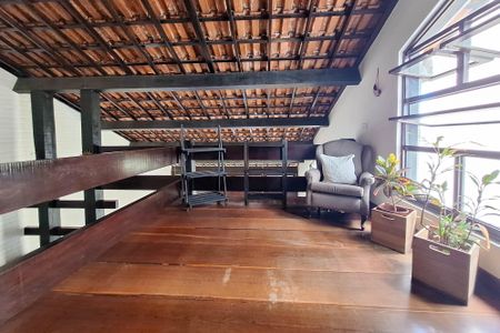 Casa à venda com 300m², 3 quartos e 2 vagasMezanino