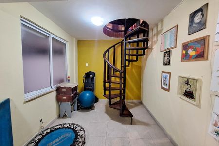 Casa à venda com 300m², 3 quartos e 2 vagasAcademia