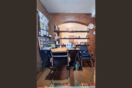 Casa à venda com 300m², 3 quartos e 2 vagasEscritório