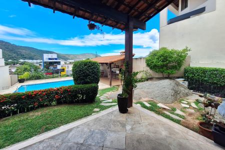 Casa à venda com 300m², 3 quartos e 2 vagasQuintal