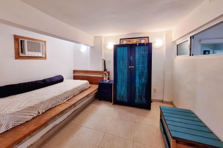 Casa à venda com 300m², 3 quartos e 2 vagasAnexo