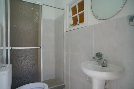 Casa para alugar com 360m², 4 quartos e 5 vagas Casa para alugar com 360m², 4 quartos e 5 vagasBanheiro do quarto anexo