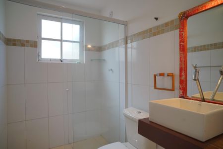 Casa para alugar com 360m², 4 quartos e 5 vagas Casa para alugar com 360m², 4 quartos e 5 vagasBanheiro Social