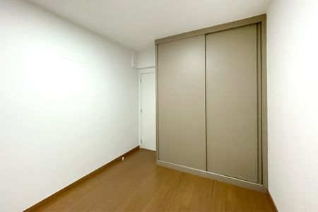 Apartamento à venda com 92m², 3 quartos e 3 vagasQuarto 3