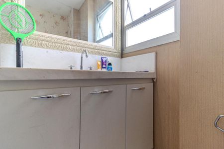 Apartamento à venda com 200m², 3 quartos e 3 vagas Apartamento à venda com 200m², 3 quartos e 3 vagasBanheiro da Suíte 3