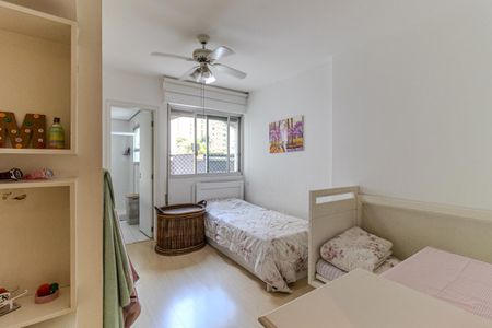 Apartamento à venda com 200m², 3 quartos e 3 vagas Apartamento à venda com 200m², 3 quartos e 3 vagasSuíte 2