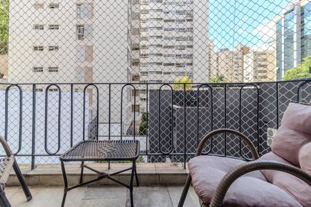 Apartamento à venda com 200m², 3 quartos e 3 vagas Apartamento à venda com 200m², 3 quartos e 3 vagasVaranda da Suíte 1