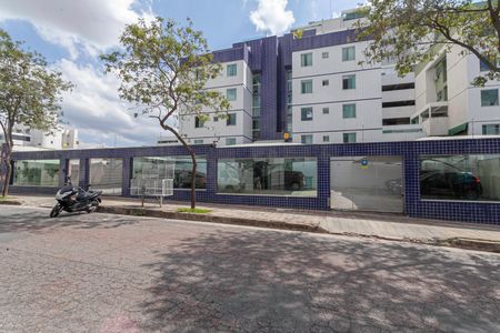 Apartamento para alugar com 55m², 2 quartos e 1 vaga Apartamento para alugar com 55m², 2 quartos e 1 vagaFachada