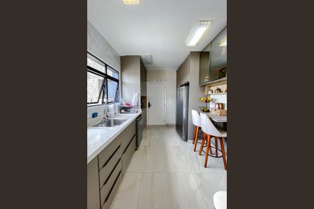 Apartamento à venda com 117m², 3 quartos e 2 vagasCozinha