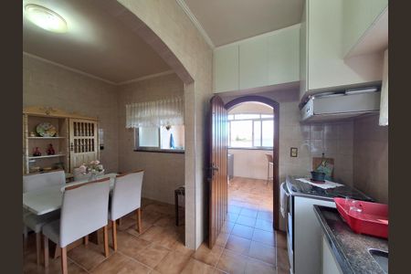 Casa à venda com 495m², 3 quartos e 4 vagas Casa à venda com 495m², 3 quartos e 4 vagasCozinha