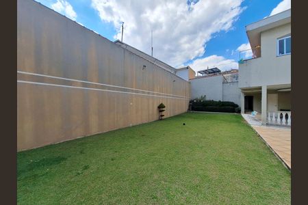 Casa à venda com 495m², 3 quartos e 4 vagas Casa à venda com 495m², 3 quartos e 4 vagasQuintal