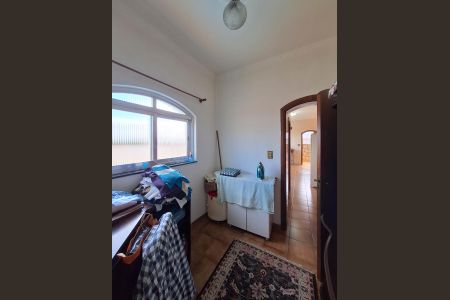 Casa à venda com 495m², 3 quartos e 4 vagas Casa à venda com 495m², 3 quartos e 4 vagasQuarto de Serviço