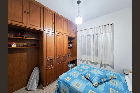 Casa à venda com 495m², 3 quartos e 4 vagas Casa à venda com 495m², 3 quartos e 4 vagasQuarto 2