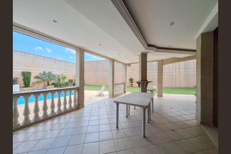 Casa à venda com 495m², 3 quartos e 4 vagas Casa à venda com 495m², 3 quartos e 4 vagasChurrasqueira