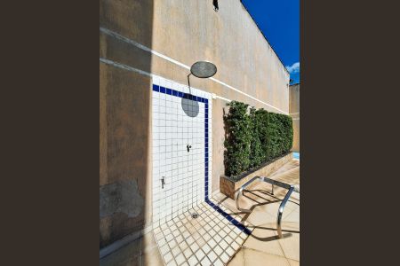 Casa à venda com 495m², 3 quartos e 4 vagas Casa à venda com 495m², 3 quartos e 4 vagasPiscina