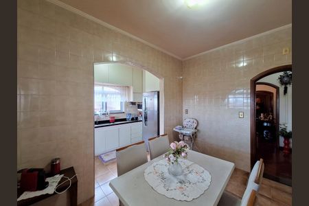 Casa à venda com 495m², 3 quartos e 4 vagas Casa à venda com 495m², 3 quartos e 4 vagasCozinha