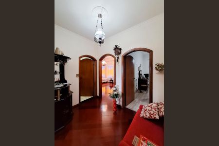 Casa à venda com 495m², 3 quartos e 4 vagas Casa à venda com 495m², 3 quartos e 4 vagasHall