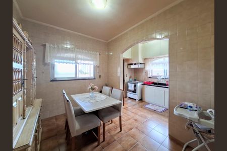 Casa à venda com 495m², 3 quartos e 4 vagas Casa à venda com 495m², 3 quartos e 4 vagasCozinha