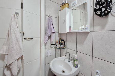 Apartamento para alugar com 48m², 2 quartos e 1 vaga Apartamento para alugar com 48m², 2 quartos e 1 vagaBanheiro Social