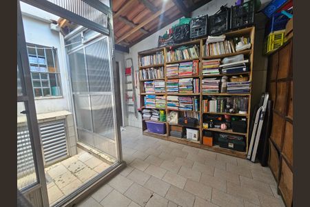 Casa à venda com 92m², 2 quartos e 1 vagaÁrea de Serviço