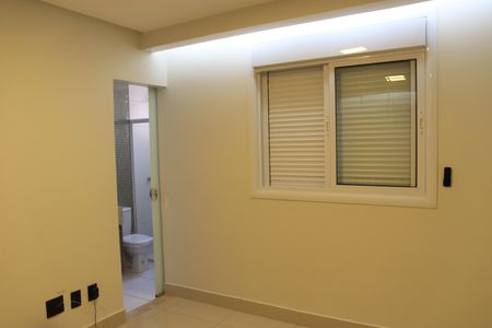 Apartamento para alugar com 186m², 3 quartos e 3 vagasSuíte 02