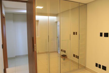 Apartamento para alugar com 186m², 3 quartos e 3 vagasSuíte 02