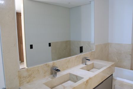 Apartamento para alugar com 186m², 3 quartos e 3 vagasBanheiro da Suíte 3