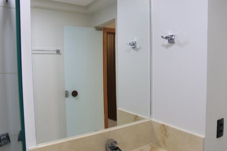 Apartamento para alugar com 186m², 3 quartos e 3 vagasBanheiro da Suíte 1