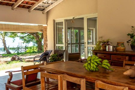 Casa para alugar com 4m², 3 quartos e 5 vagasVaranda