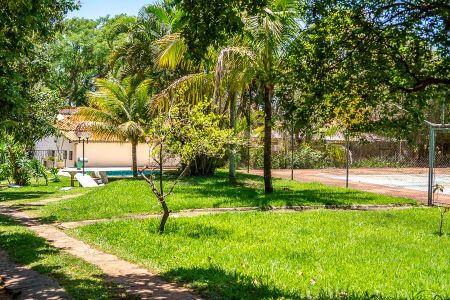 Casa para alugar com 4m², 3 quartos e 5 vagasÁrea Verde