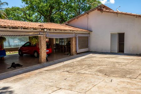 Casa para alugar com 4m², 3 quartos e 5 vagasVaranda