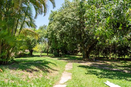 Casa para alugar com 4m², 3 quartos e 5 vagasÁrea Verde