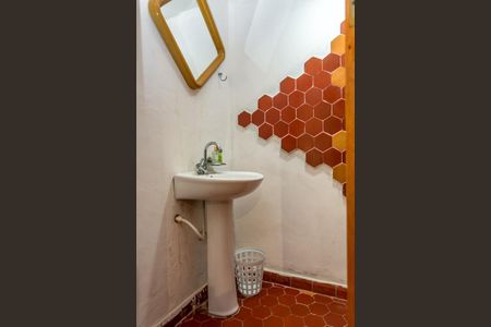 Casa para alugar com 4m², 3 quartos e 5 vagasBanheiro Social