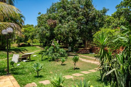 Casa para alugar com 4m², 3 quartos e 5 vagasÁrea Verde
