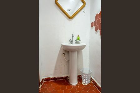 Casa para alugar com 4m², 3 quartos e 5 vagasBanheiro Social