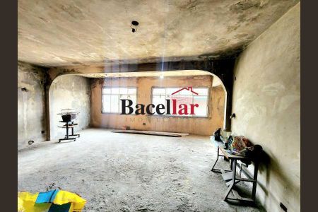 Casa à venda com 4 quartos, 216m² em Lins de Vasconcelos, Rio de Janeiro