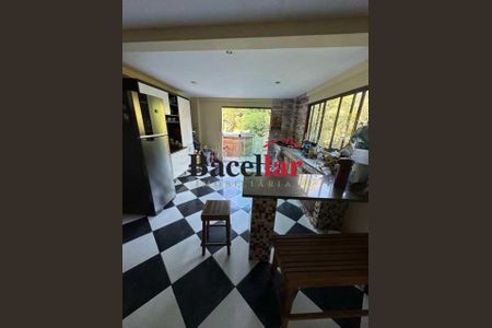 Casa à venda com 3 quartos, 300m² em Jacarepaguá, Rio de Janeiro