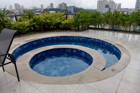 Apartamento para alugar com 31m², 1 quarto e 1 vaga Apartamento para alugar com 31m², 1 quarto e 1 vagaÁrea comum - Piscina